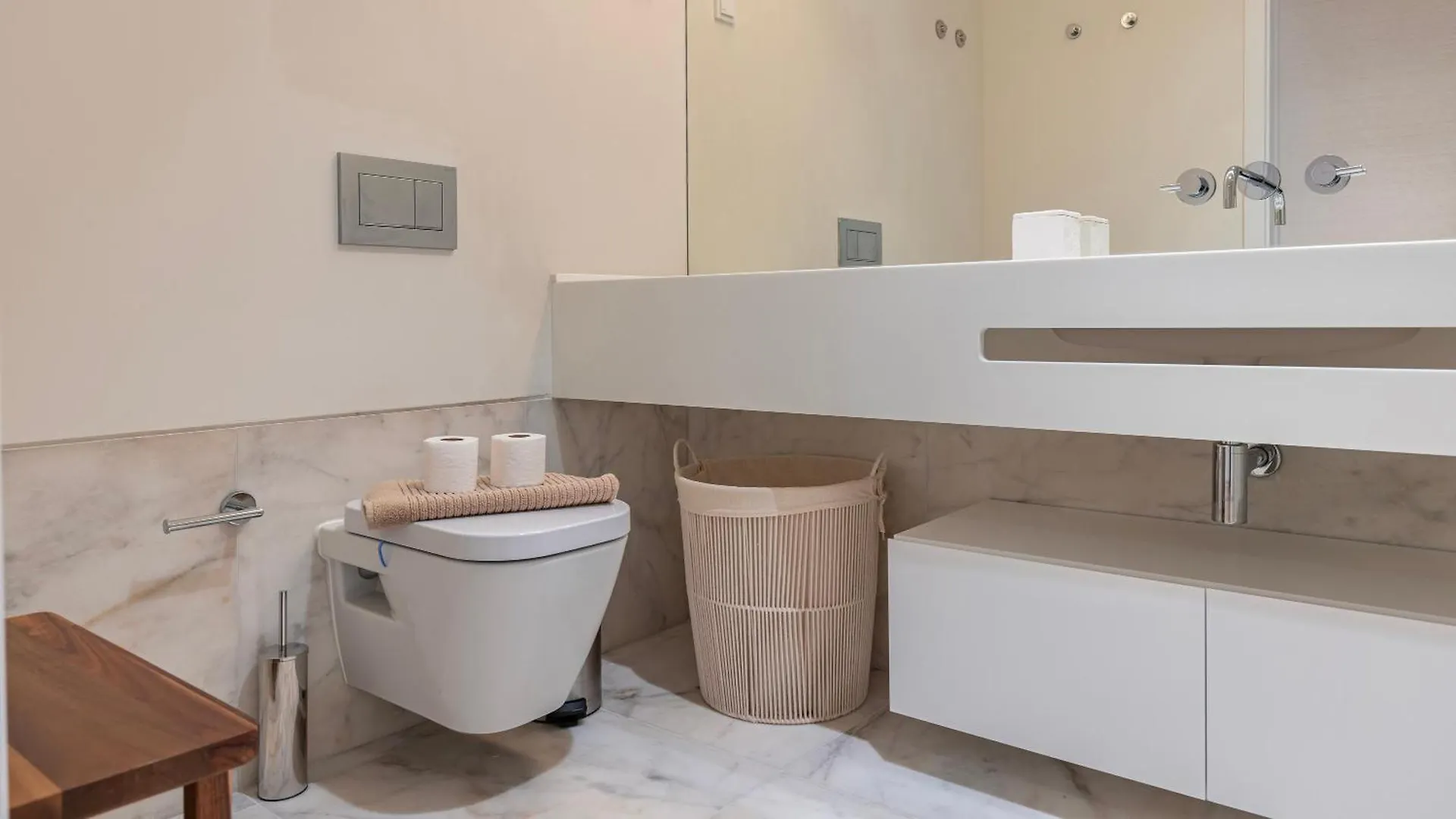 Deluxe 1 Bdr Apartment W/ Pool View By Lovelystay Lisboa 0*,  Portugal