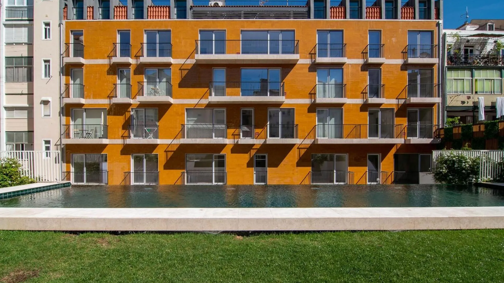 Deluxe 1 Bdr Apartment W/ Pool View By Lovelystay Lisboa Portugal
