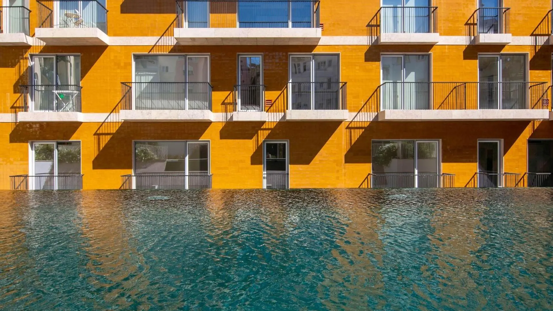 Deluxe 1 Bdr Apartment W/ Pool View By Lovelystay Lisboa Portugal